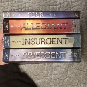 Divergent collection, Veronica roth
